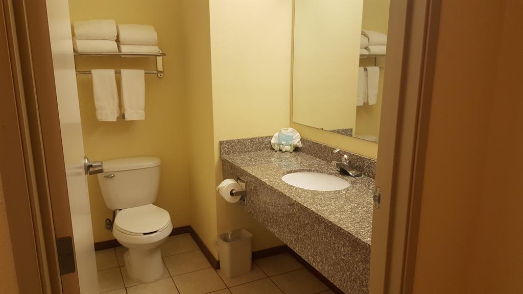 Reddy Hotel Plainview Zewnętrze zdjęcie